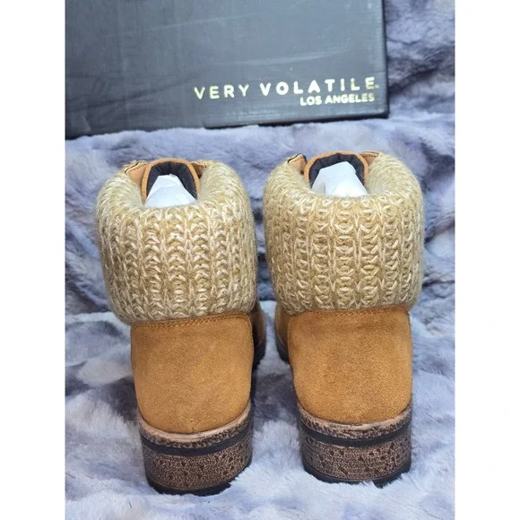 NWB Very Volatile Pullman Tan Suede Knit Collar Lace Up Hiker Boots PVV802 SZ 8 - Picture 3 of 9